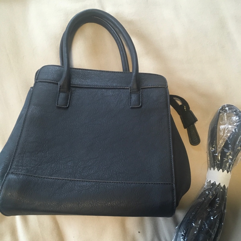 Urban Expression black satchel